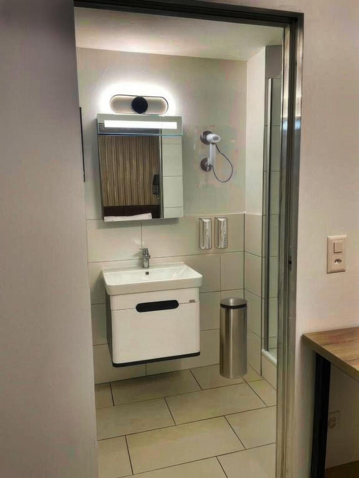 Nani City Hotel Цюрих Екстериор снимка